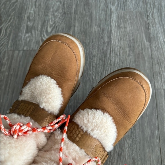UGG Chestnut Classic Weather Hiker Boots 9 - Picture 15 of 15
